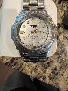 Seiko men’s vintage watch, water resistant